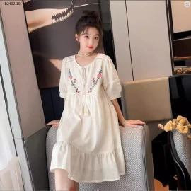 VÁY THÊU HOA CỔ BÉ GÁI-sỉ 210k