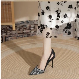 GIÀY GÓT NHỌN HOẠ TIẾT-sỉ 179k