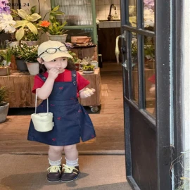 Set áo phông mix yesm jean nơ cho bé -sỉ Áo : 119k           Váy : 194k 