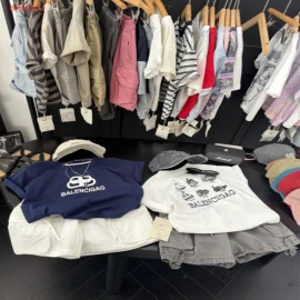 ÁO THUN BALENCIAG CHO BÉ     - sỉ 128k