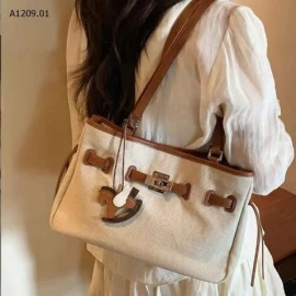 túi vải siêu đẹp , kèm charm ngựa  - sỉ 235k