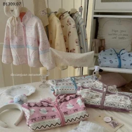 Áo khoác cổ đứng khóa kéo họa tiết hoạt hình - sỉ giá  size 90-130 giá 172k size 140-150 giá 195k