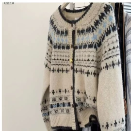Áo khoác cardigan dệt kim cổ tròn họa tiết jacquard phong cách-Giá sỉ 210k 