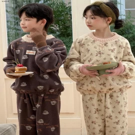 BỘ LÔNG MỀM TRẺ EM-Giá sỉ  Size 100-110-120: #145k/set Size 130-140-150: #165k/ set  Size 160-170: #185k/ set 