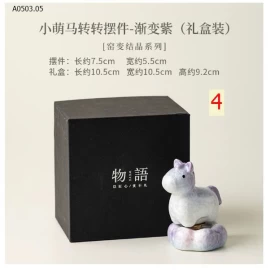 NGỰA SỨ KÈM ĐẾ DECOR XUYNHH   - sỉ 145k