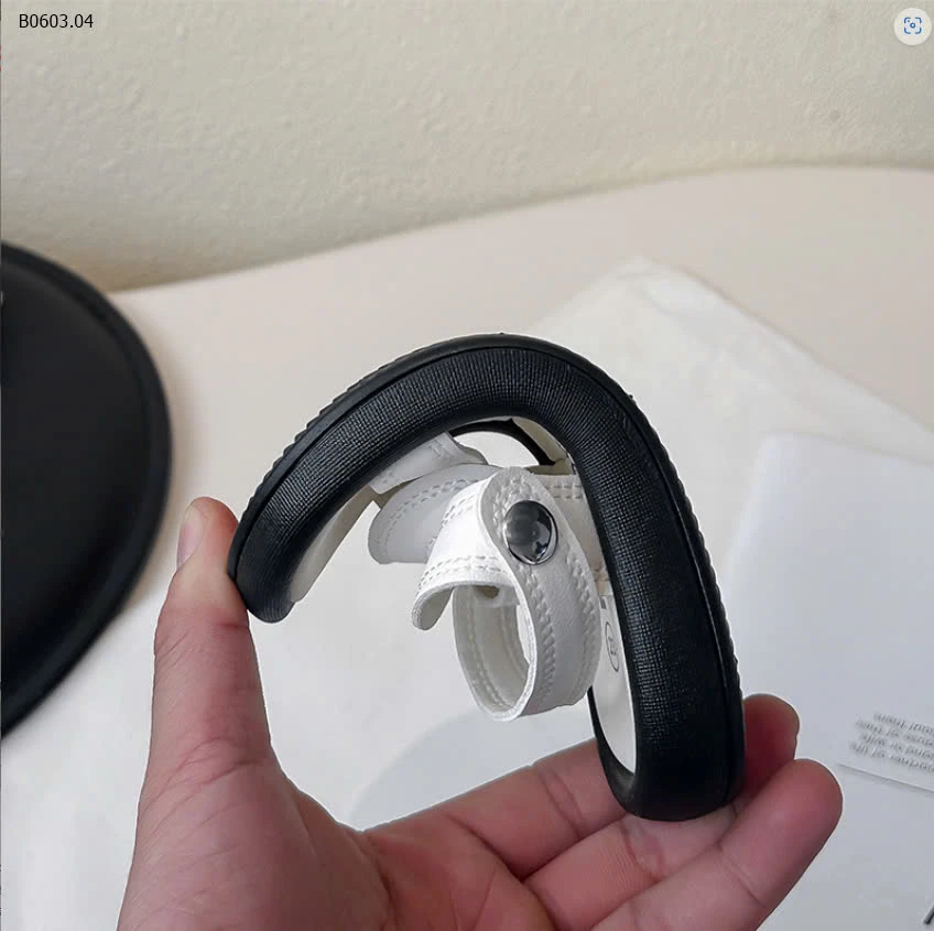 DÉP SANDAL CHO BÉ-sỉ Sz 21-26 : 127k            Sz 27-32 : 135k