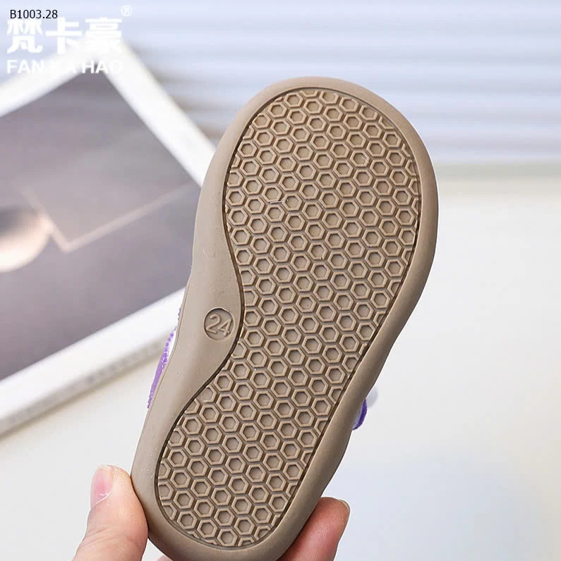 GIÀY THỂ THAO GẮN KUROMI -sỉ Sz 22-26 : 156k           Sz 27-31 : 166k 