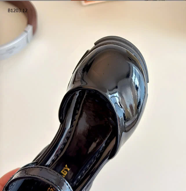 GIÀY THỜI TRANG CHO BG-sỉ Sz 26-30 : 152k            Sz 31-35 : 162k