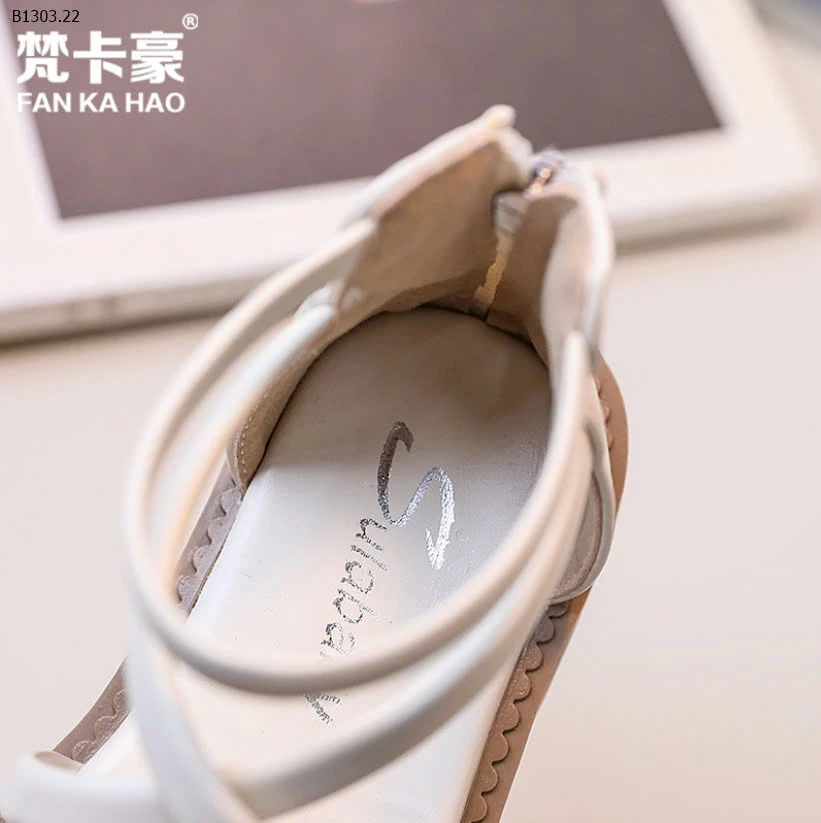 SANDAL CHIẾN BINH GẮN HOA -sỉ Sz 23-28 : 144k            Sz 29 -36 : 153k 