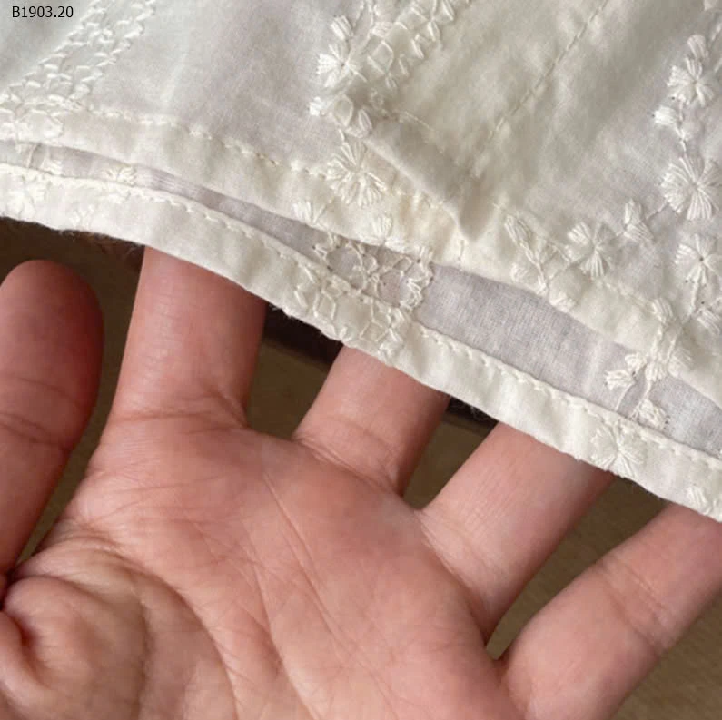 ÁO SƠ MI THÊU HOA CỔ REN -sỉ 120k