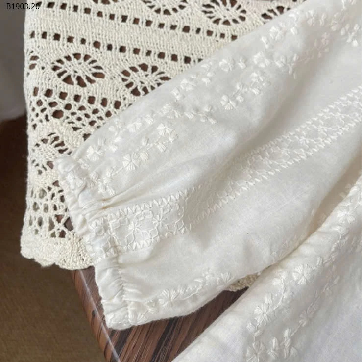 ÁO SƠ MI THÊU HOA CỔ REN -sỉ 120k
