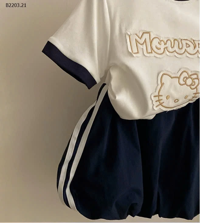 SÉT ÁO PHÔNG TRẮNG MIX QUẦN -sỉ Áo : 155k           Quần : 165k