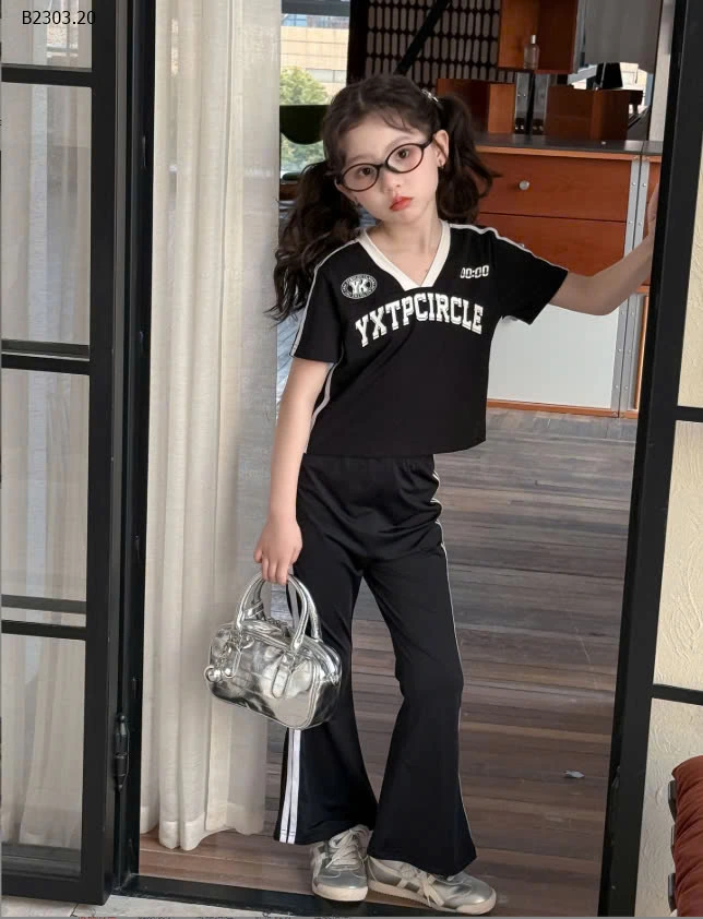 SÉT ÁO THUN CỔ V MIX QUẦN ỐNG LOE BÉ GÁI-sỉ Áo : 145k            Quần : 143k 