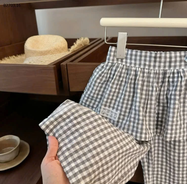 Set áo phông mèo kitty mix quần caro -sỉ Áo : 86k          Quần : 132k