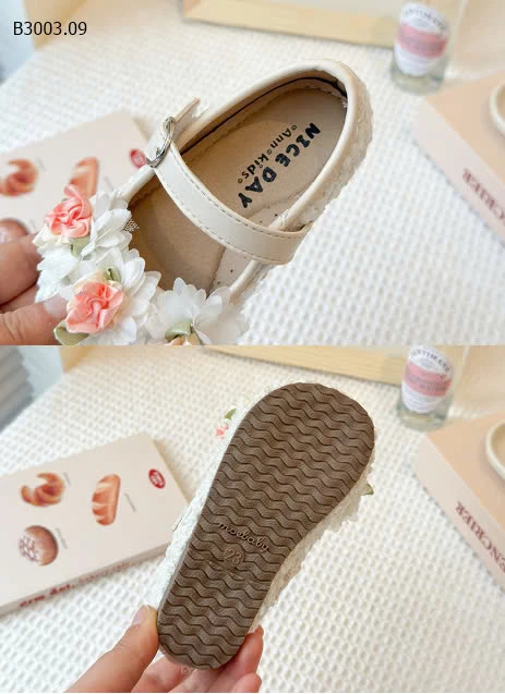 Giày búp bê hoa nổi quai dán -sỉ sz 21-25 : 141k           sz 26-30 : 149k 