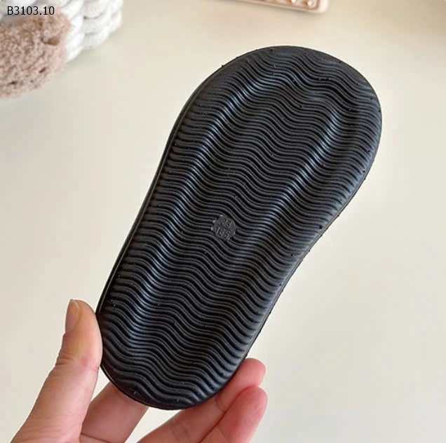 SANDAL QUAI CHÉO CHO BÉ-sỉ Sz 21-25 : 140k            Sz 26-30 : 150k