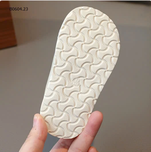 DÉP SANDAL BẢO VỆ MŨI CHÂN CHO BÉ -sỉ Sz 16-20 : 133k           Sz 22-26 : 143k