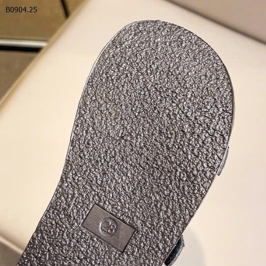 DÉP LÊ QUAI NGANG BÉ GÁI-sỉ Sz 26-31 : 116k           Sz 32-37 : 122k