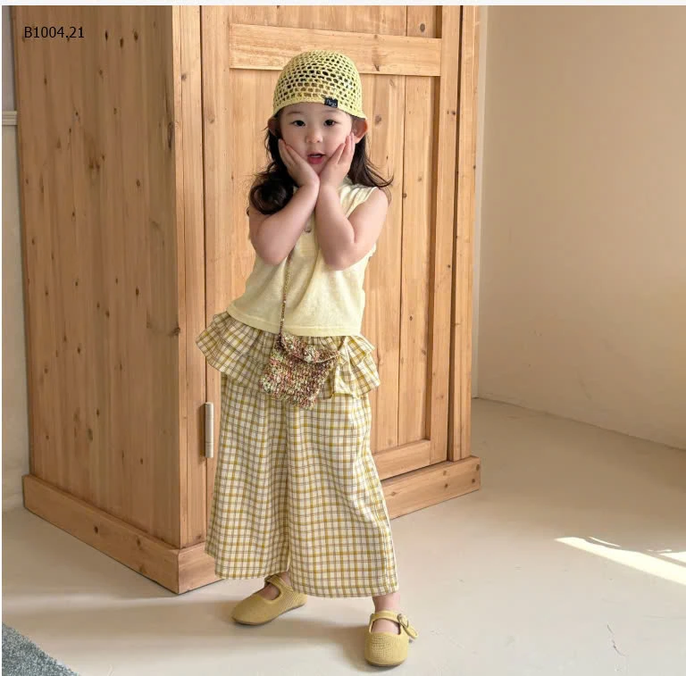 SET ÁO SÁT NÁCH + QUẦN KẺ VÀNG KEM BÉ GÁI - sỉ Áo: 97k  Quần: 147k 