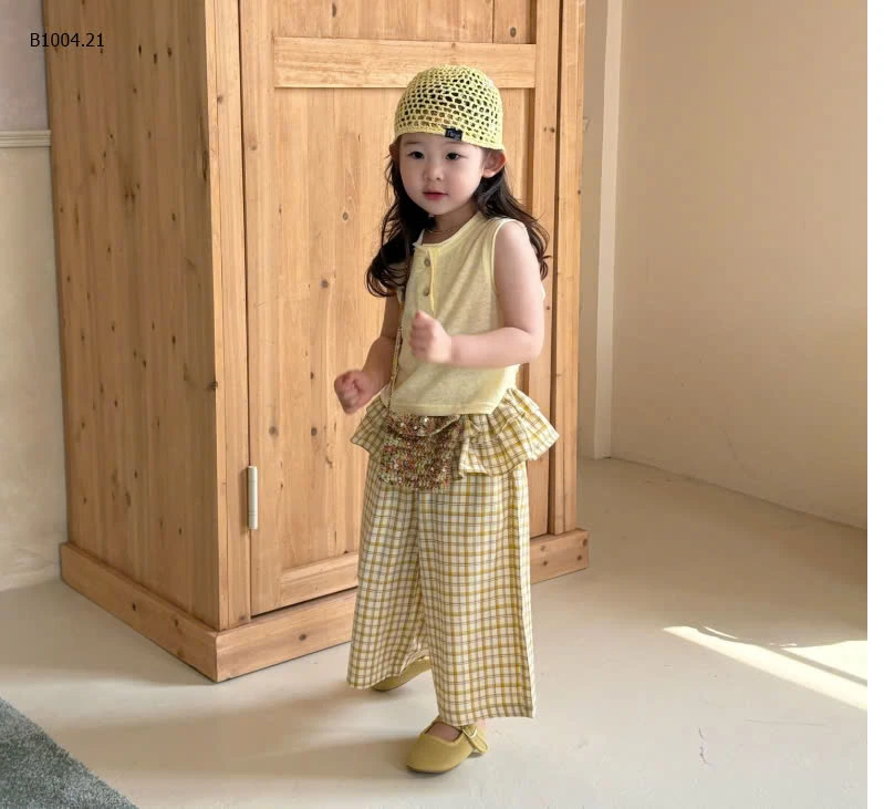 SET ÁO SÁT NÁCH + QUẦN KẺ VÀNG KEM BÉ GÁI - sỉ Áo: 97k  Quần: 147k 