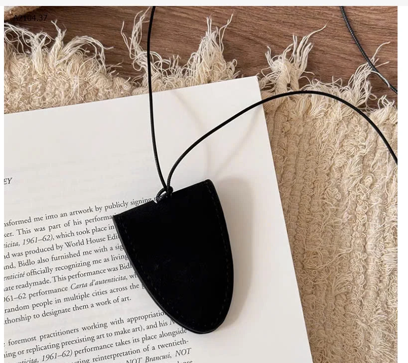 Kẹp kính đeo cổ -sỉ 48k