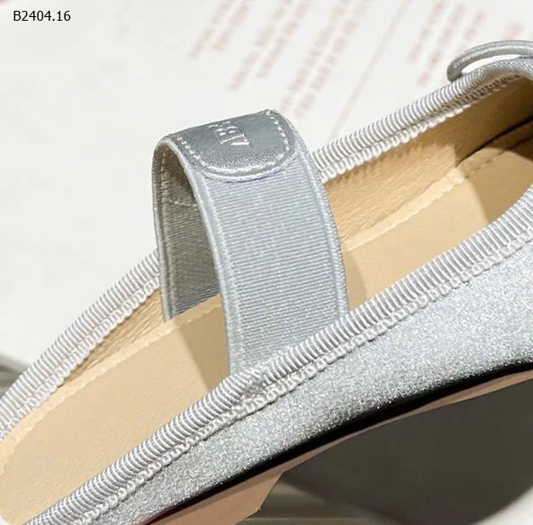 DÉP SỤC CHO BÉ GÁI-sỉ 264k