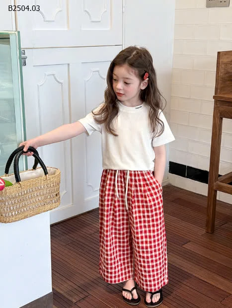 Quần kẻ Ambb-sỉ Sz 90-150 : 120k                  Sz 160 : 129k                  Sz 170 : 140k