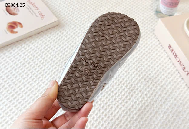 GIÀY HOA TRÀ CHO BÉ-sỉ Size 23-25 : 137k           Size 26-30 : 145k            Size 31-34 : 154k