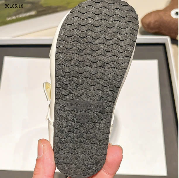 GIÀY BÚP BÊ NƠ ĐÍNH 8-sỉ Sz 22-25 : 142k            Sz 26-31 : 152k 