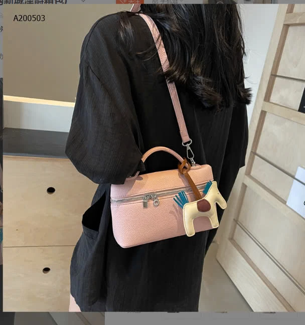 Túi kèm charm ngựa -Sỉ  145k