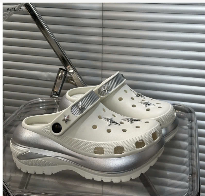 SỤC CROCS ĐẾ CAO ĐÍNH NGÔI SAO  - sỉ 160k