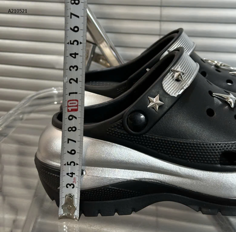 SỤC CROCS ĐẾ CAO ĐÍNH NGÔI SAO  - sỉ 160k