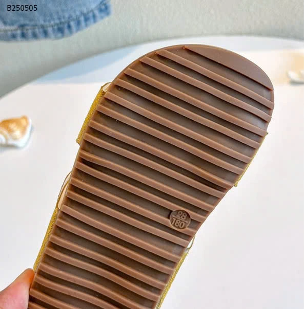 DÉP SANDAL CHO BÉ -Sỉ giá  sz 23-27: 141k  sz 28-34: 151k 