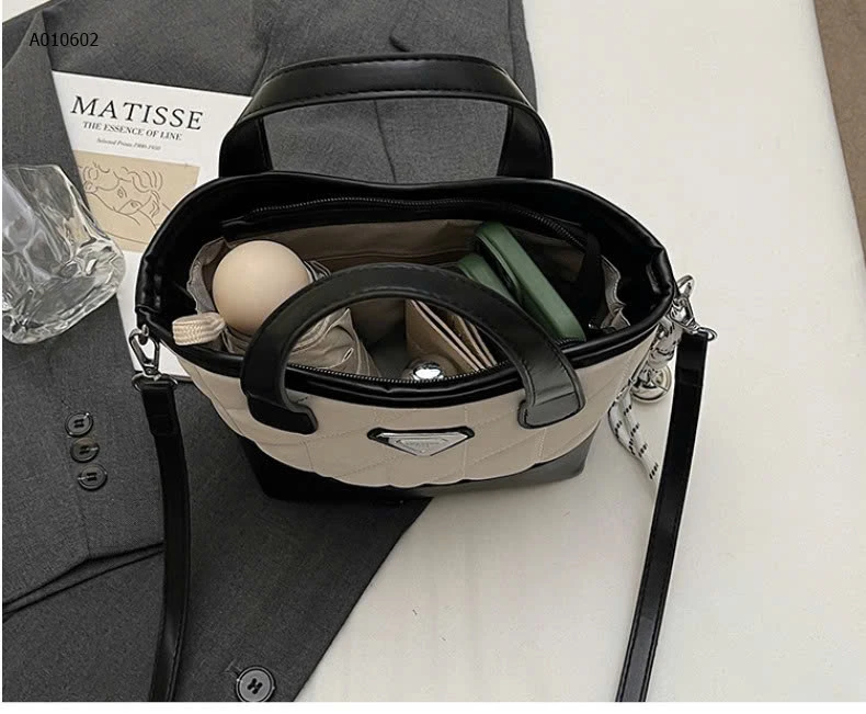 TÚI XÁCH THỜI TRANG KÈM MẶT DÂY CHHUYỀN CHO NỮ  -Sỉ 140k