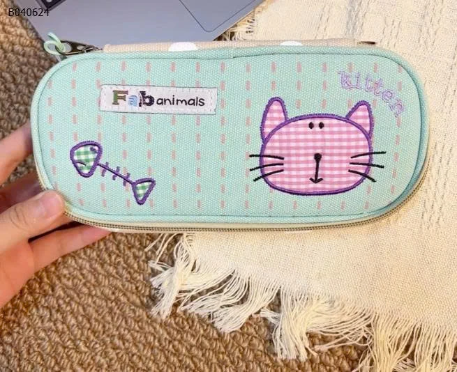 Hộp chắc chắn, bên trong rộng rãi  - sỉ 56k