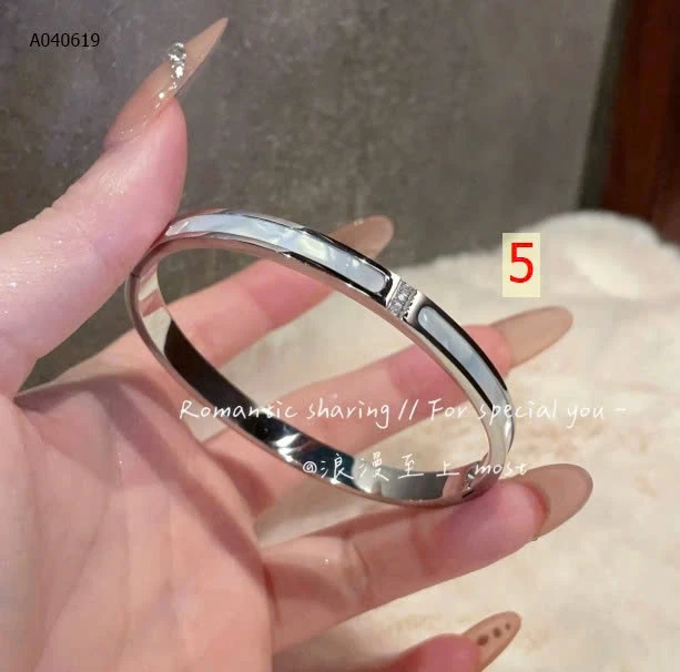 VÒNG TAY HỢP KIM NỮ THANH LỊCH   - sỉ 45k