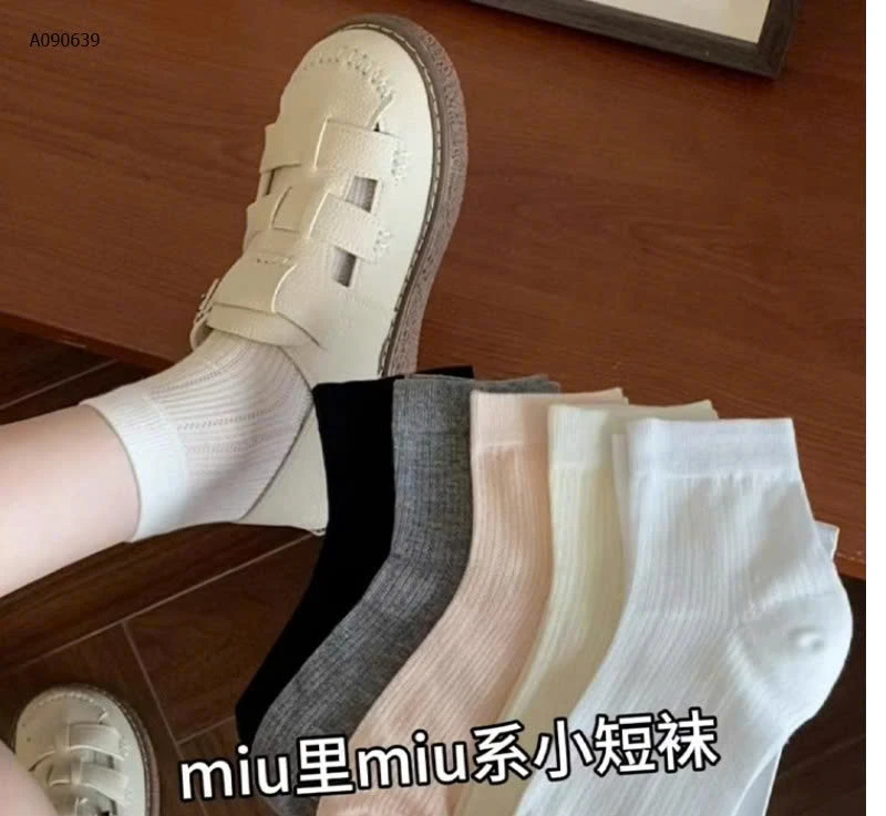 Tất trending năm nay - Sỉ 70k/ set 10 đôi( màu ngẫu nhiên)