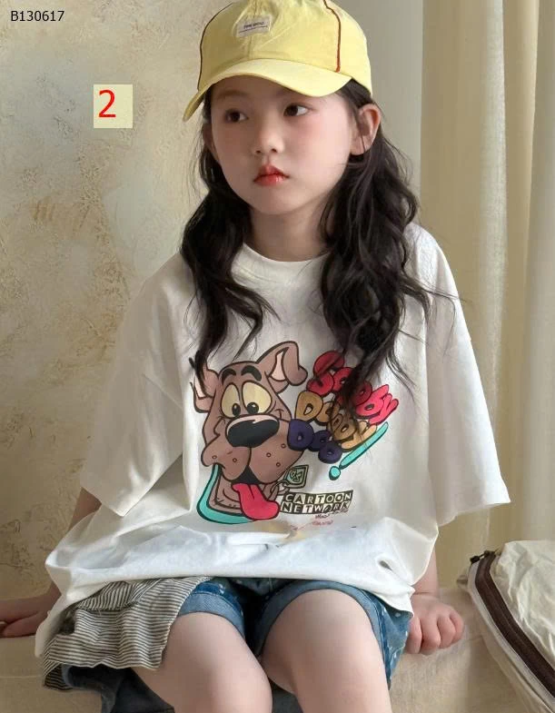 QUẦN SHORT JEAN CHẤM BI :   184k  Áo thun in hình hoạt hình : 150k