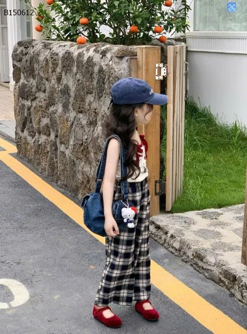 SET ÁO 2 DÂY HELLO KITTY MIX SUÔNG KẺ- Sỉ  giá áo: 103k  quần: 144k 