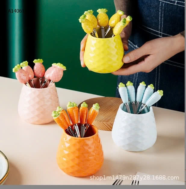 Set nĩa ăn hoa quả , bánh  - sỉ 99k