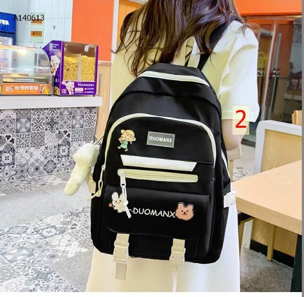 balo học Kèm móc khoá gấu hoặc vịt - sỉ 122k