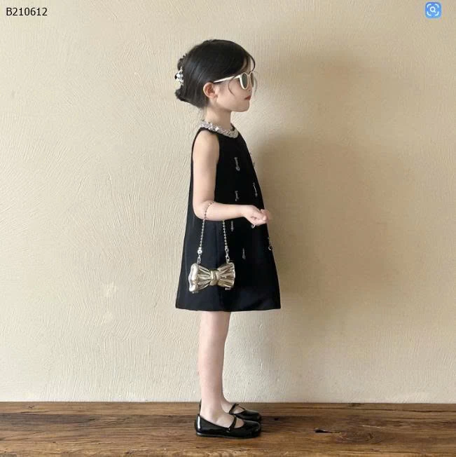 Váy đen cổ yếm kim cương cho bé gái-Sỉ 222K