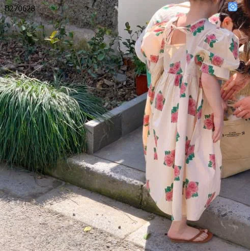 ÁO SƠ MI VÀ VÁY HOA CHO BÉ-Sỉ áo bé trai: 135k  váy bé gái : 177k 