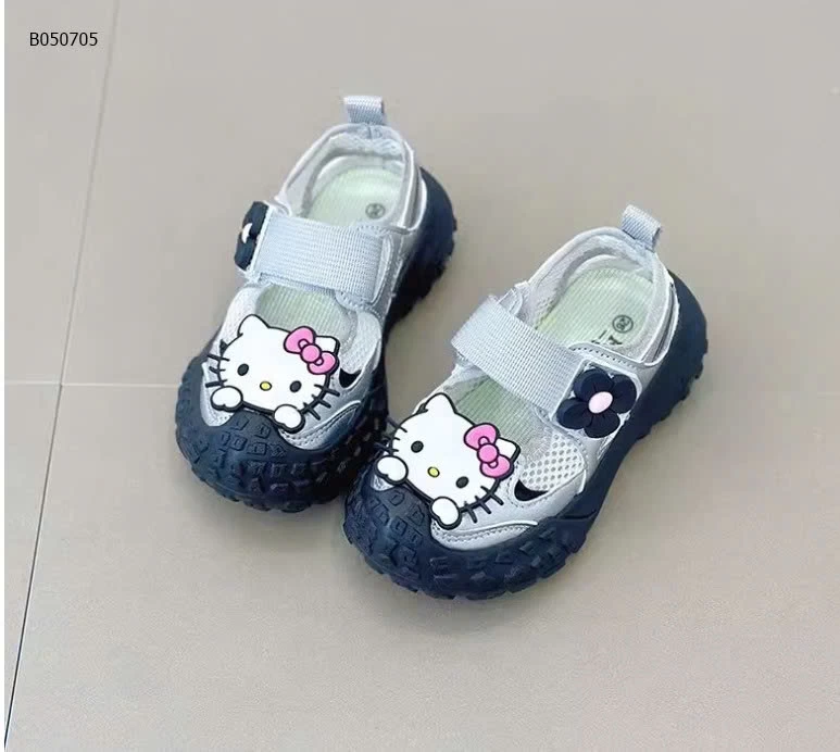 GIÀY THOÁNG KHÍ HELLO KITTY - Sỉ giá sz 26-30: 199k  sz 31-36: 206k 