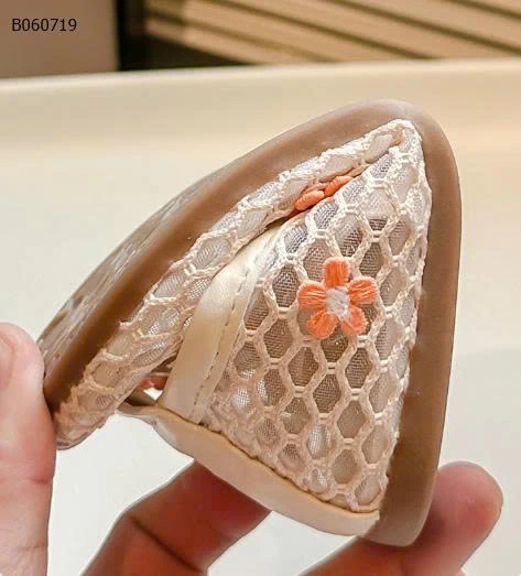 GIÀY LƯỚI HOA BG - Sỉ giá sz 23-28: 145k  sz 29-34: 155k