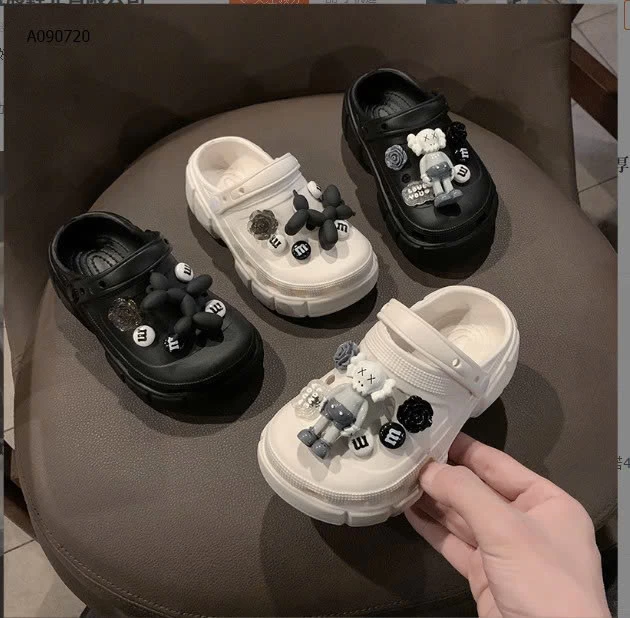 SỤC CROCS KÈM STIKCER CHO BÉ - sỉ 146k