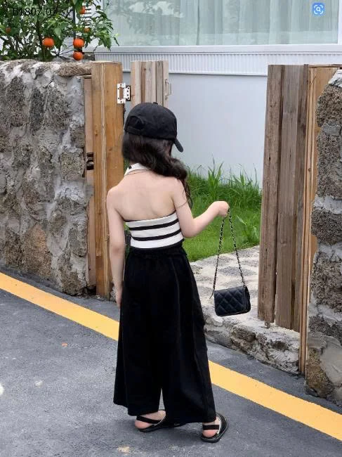 SÉT ÁO YẾM MIX QUẦN SUÔNG RÁCH-Sỉ giá áo: 102k  quần: 163k 