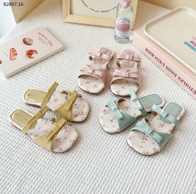 DÉP LÊ NƠ MŨI VUÔNG CHO BÉ GÁI - si 127k