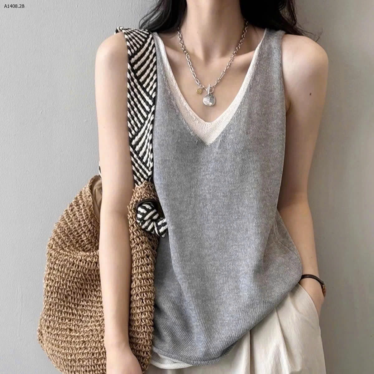 ÁO SÁT NÁCH CỔ V CHO NỮ -Sỉ giá 109k