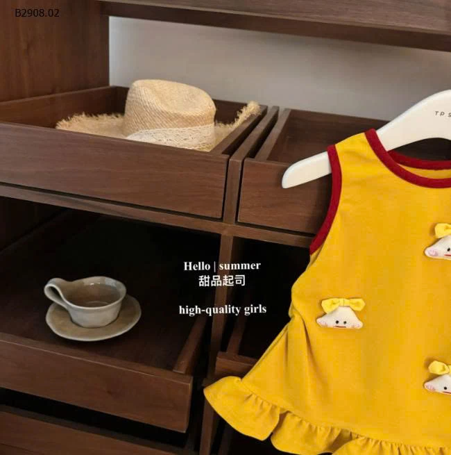 VÁY SÁT NÁCH VIỀN ĐỎ-Giá sỉ 158k